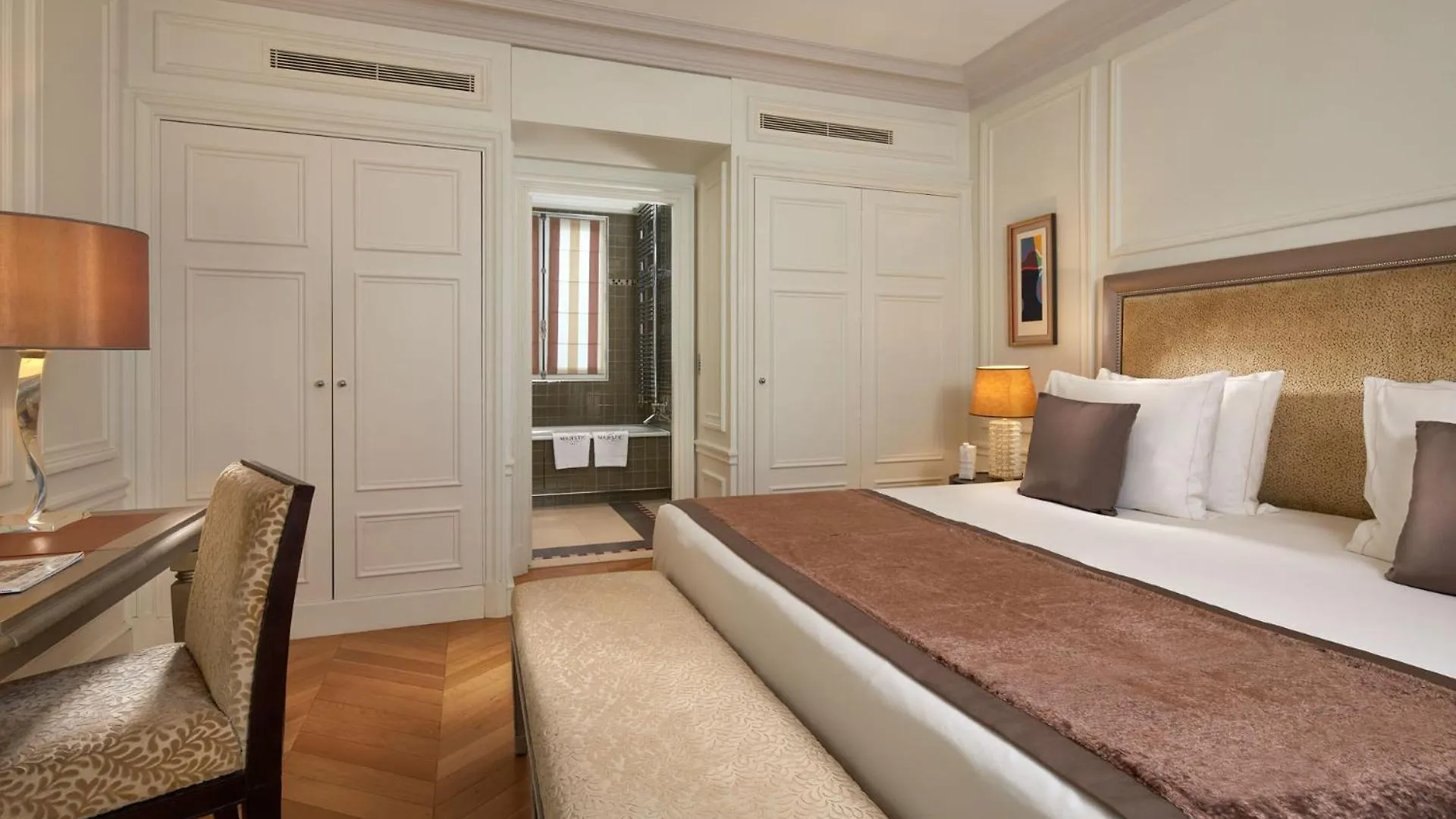 Majestic Hotel Spa - Champs Elysées Parigi 5*,