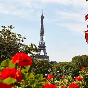 5* Szálloda Plaza Athenee - Dorchester Collection